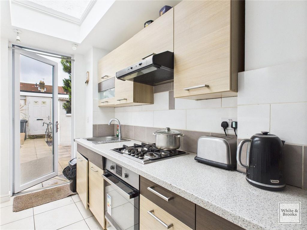 Property photo 3 of 11 5.Jpg