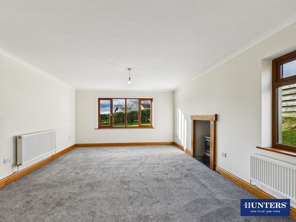 Property photo 2 of 28 Living Room