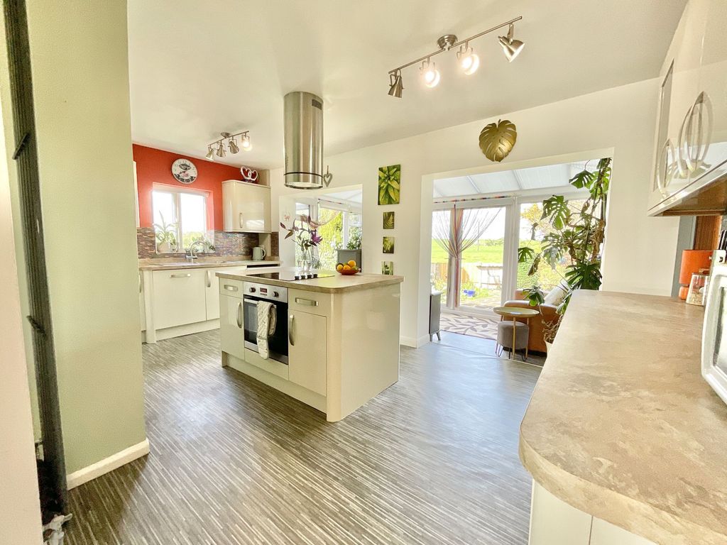 Property photo 2 of 25