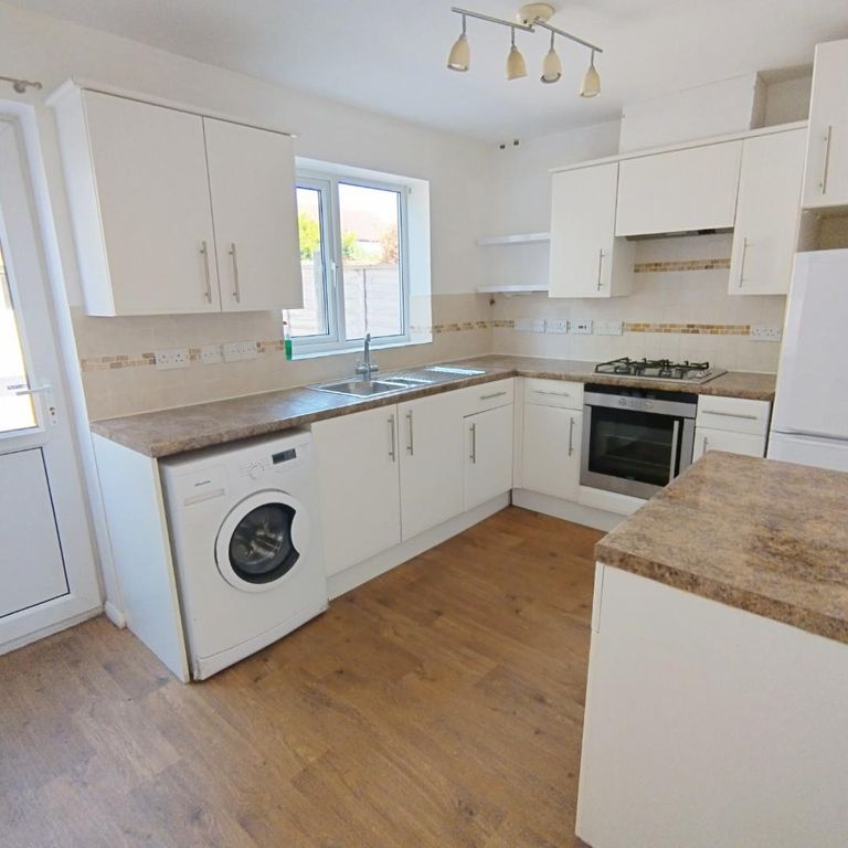 Property photo 2 of 11 Kitchen.Jpg