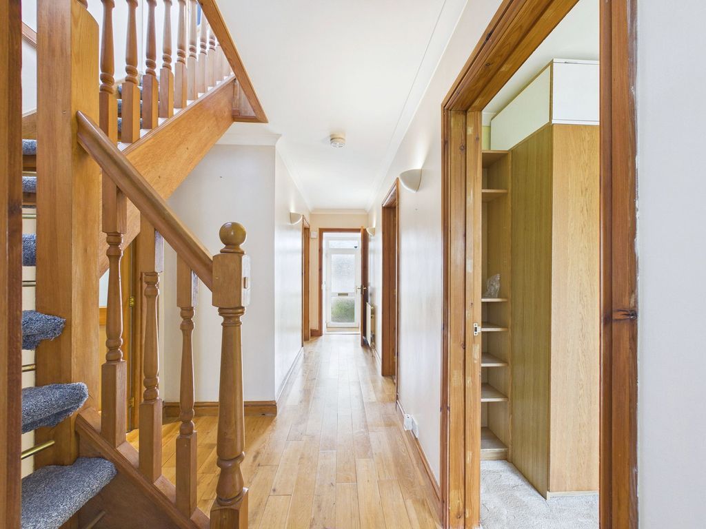Property photo 3 of 25