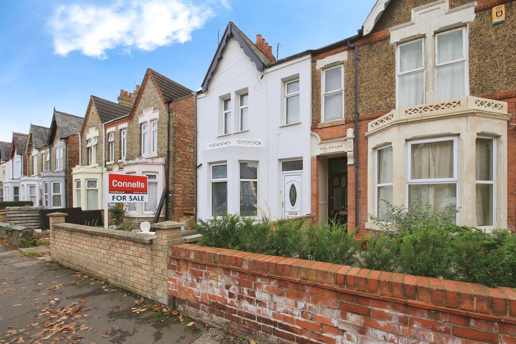 Property photo 1 of 17