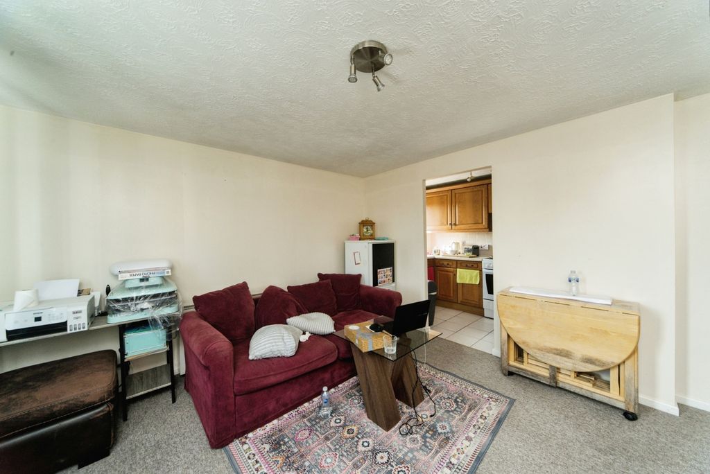 Property photo 3 of 12 Photo