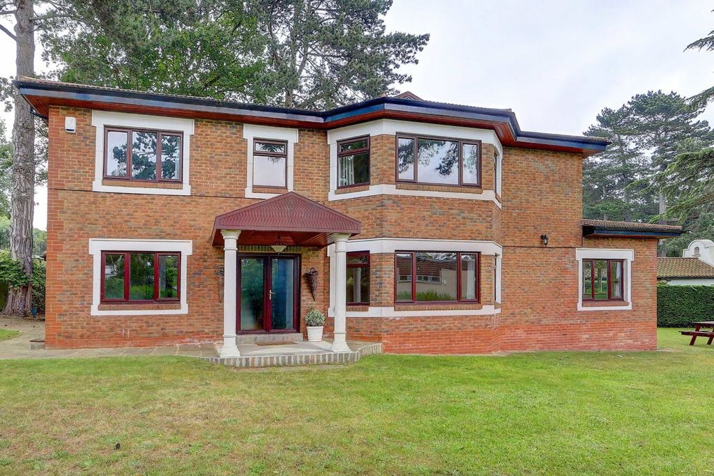 Property photo 1 of 10