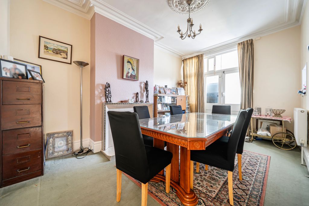 Property photo 3 of 24