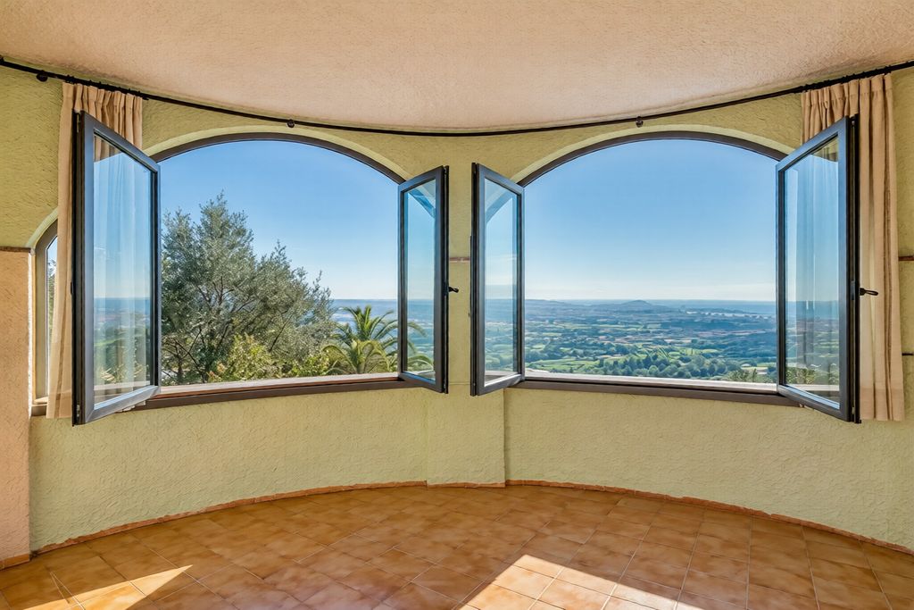 Property photo 2 of 36