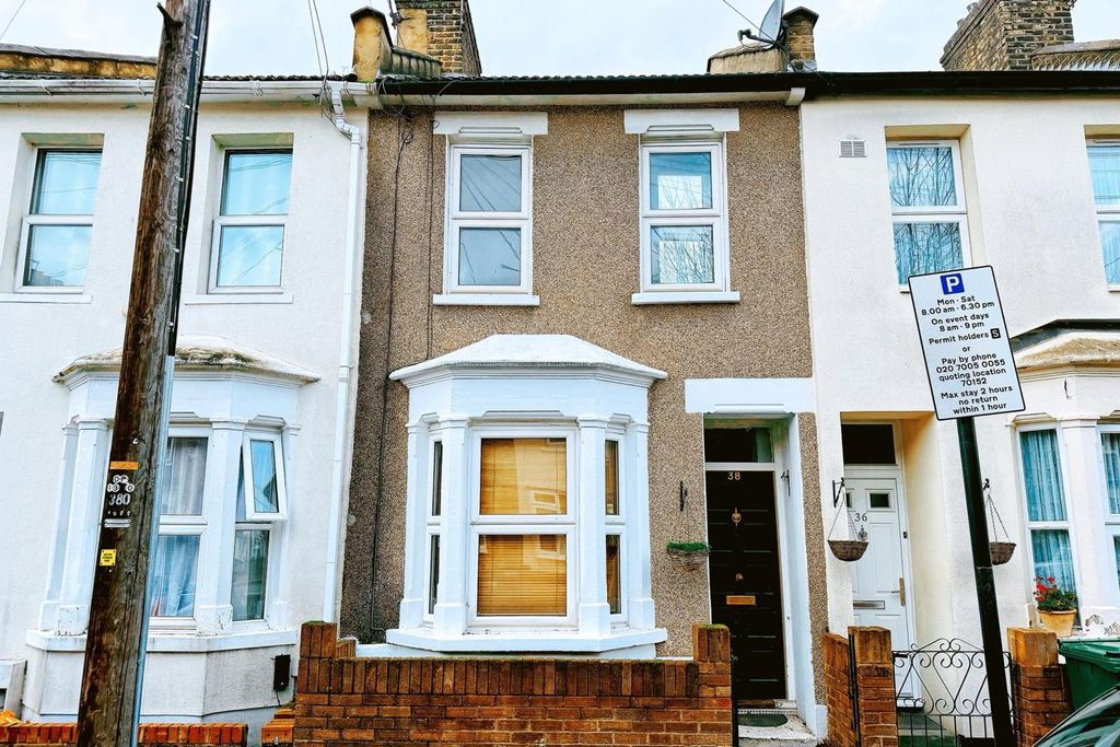 Property photo 1 of 13 Front View