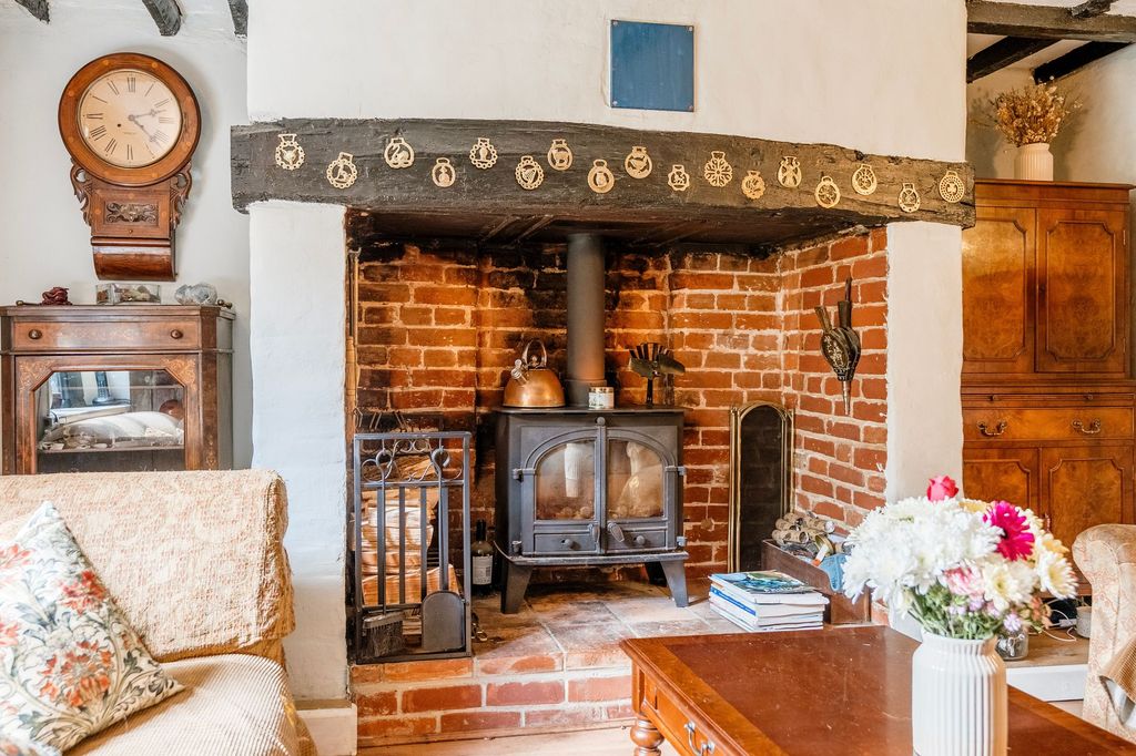 Property photo 3 of 28