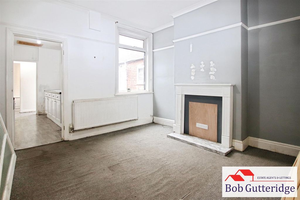 Property photo 3 of 15 Living Room