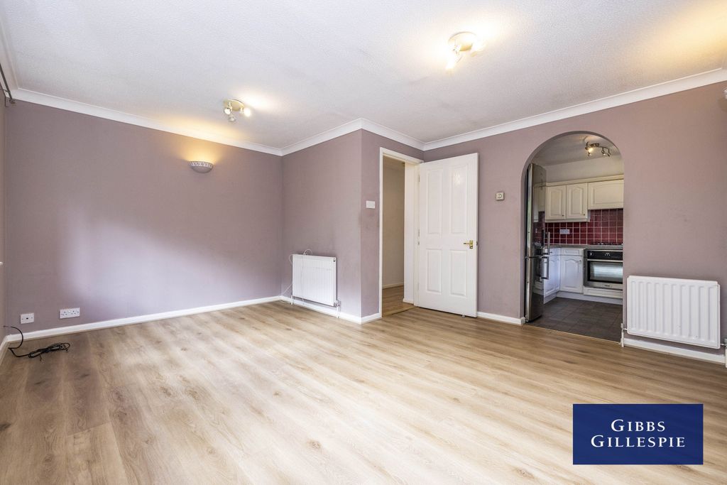 Property photo 3 of 10 1