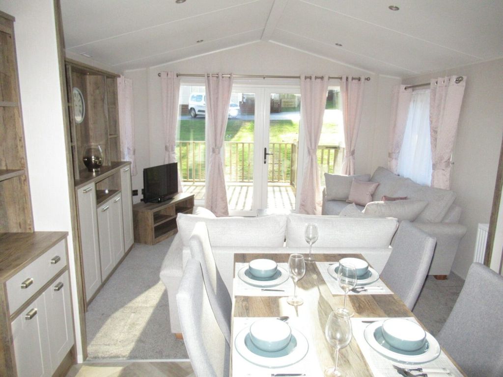Property photo 2 of 12 5 1