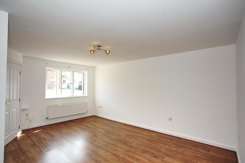 Property photo 3 of 18 5c8293d7-2880-40cc-B4ce-E91c4c9d611c.Jpeg