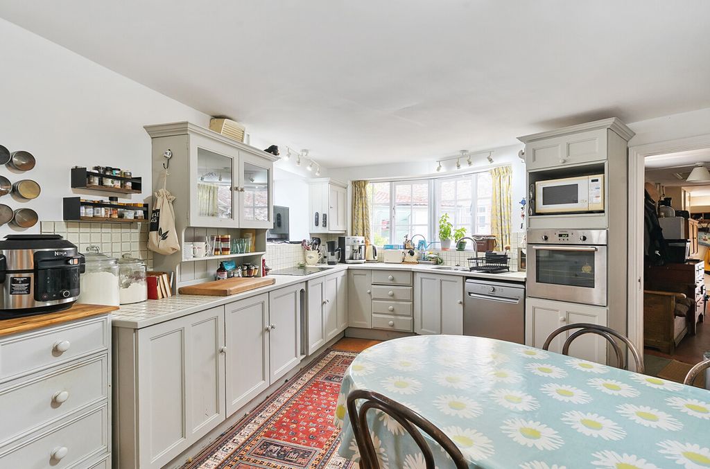 Property photo 3 of 34 1303150-9-68402B6...