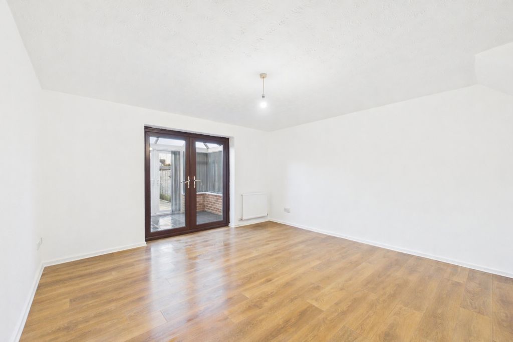 Property photo 2 of 9 F73A4Ad3-c891-4Cba-9854-9c77895868Aa