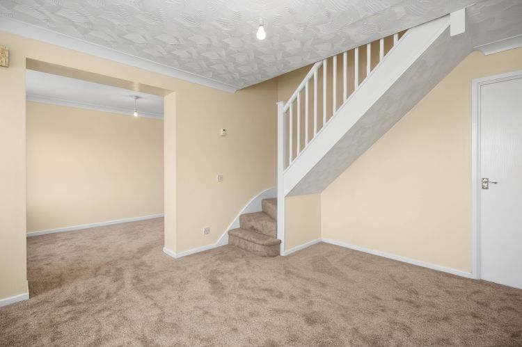 Property photo 2 of 8 335142