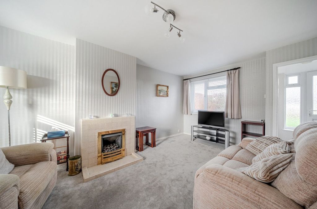 Property photo 2 of 11