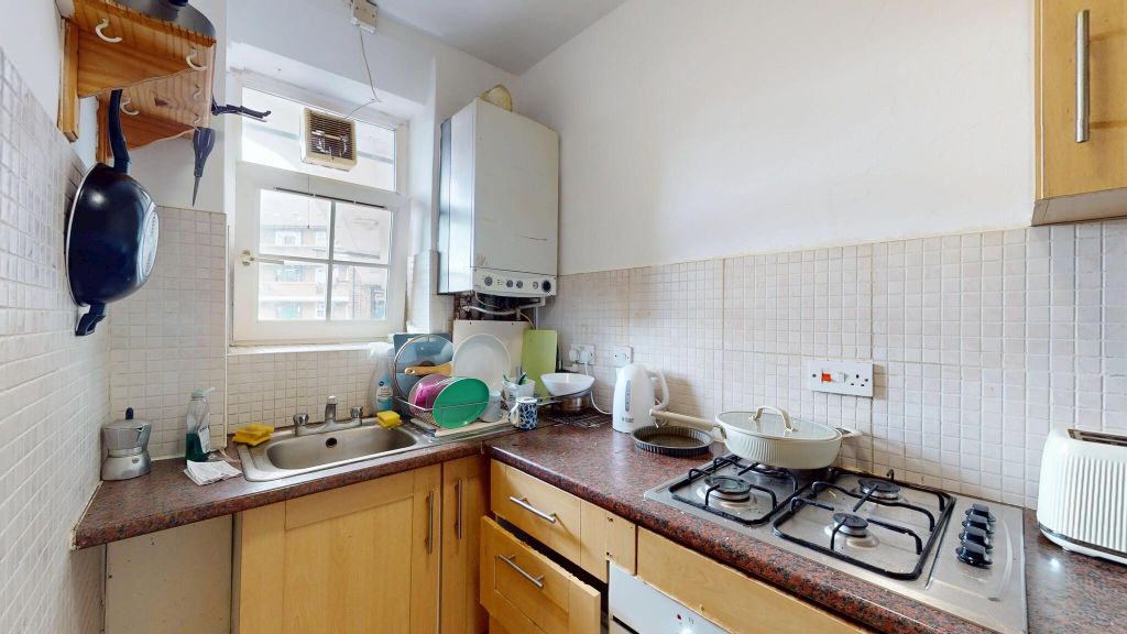 Property photo 2 of 14 Kitchen