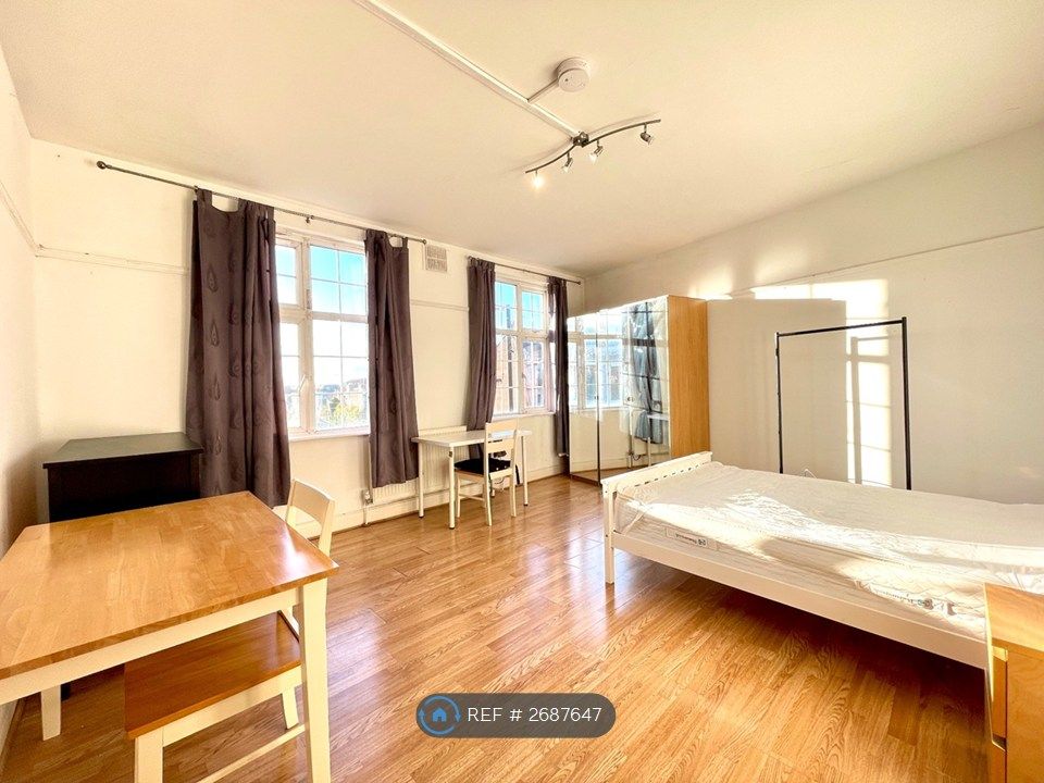 Property photo 1 of 9 Room B