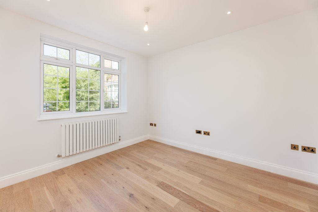 Property photo 3 of 14 Porchester Terrac...