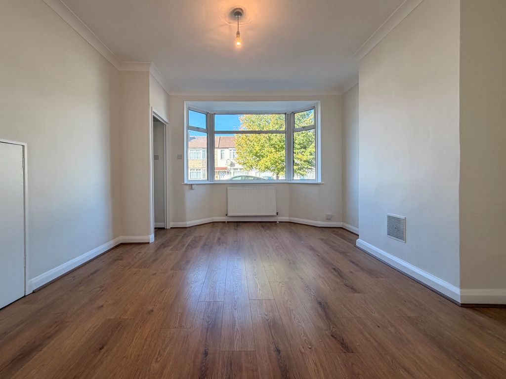 Property photo 3 of 16 P