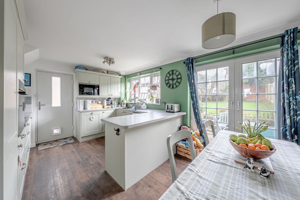 Property photo 2 of 20