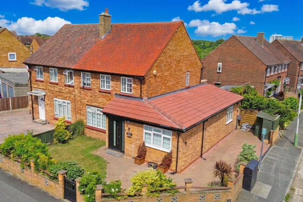 Property photo 1 of 18 5290142
