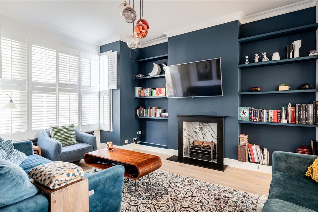 Property photo 3 of 15 St Dunstans Road-20.Jpg