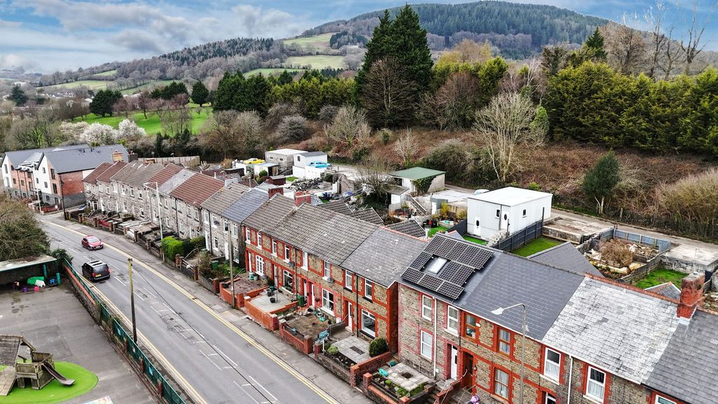 Property photo 1 of 32