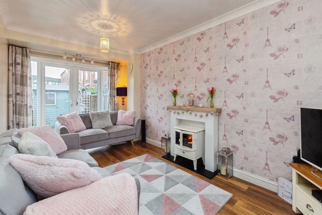 Property photo 2 of 27