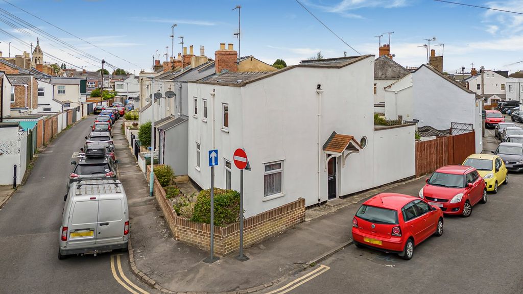 Property photo 1 of 15 Picture No. 02
