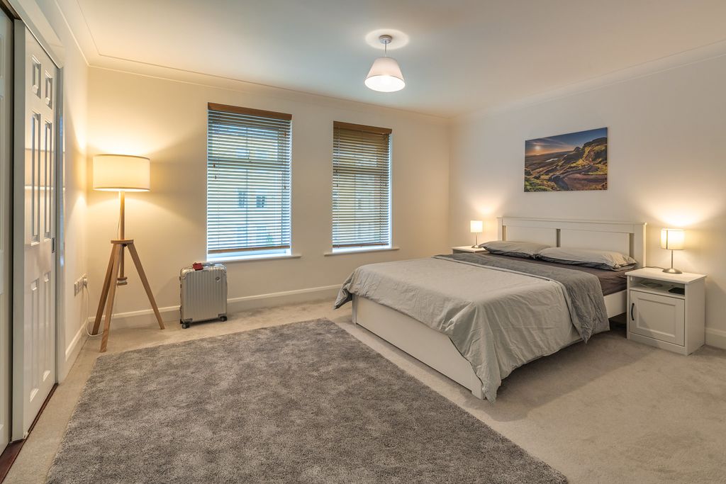 Property photo 3 of 12 Photo 03