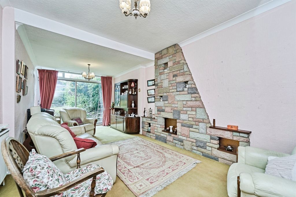 Property photo 2 of 21