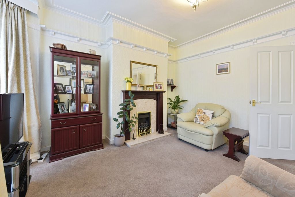 Property photo 3 of 17 Photo