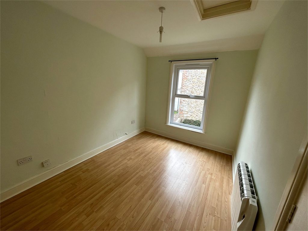 Property photo 3 of 5 Bedroom