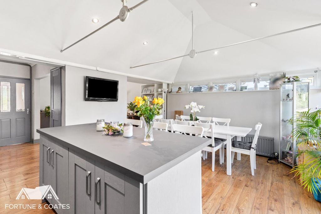 Property photo 3 of 33 Stackfield_33.Jpg