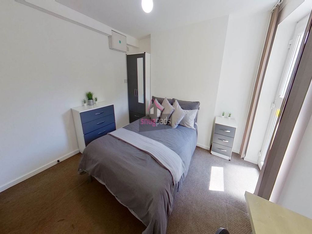 Property photo 2 of 8 R9B