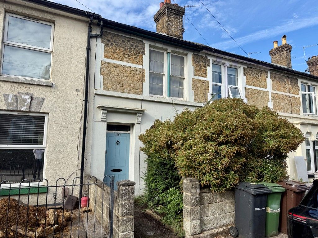 Property photo 1 of 8 Mid Terrace House