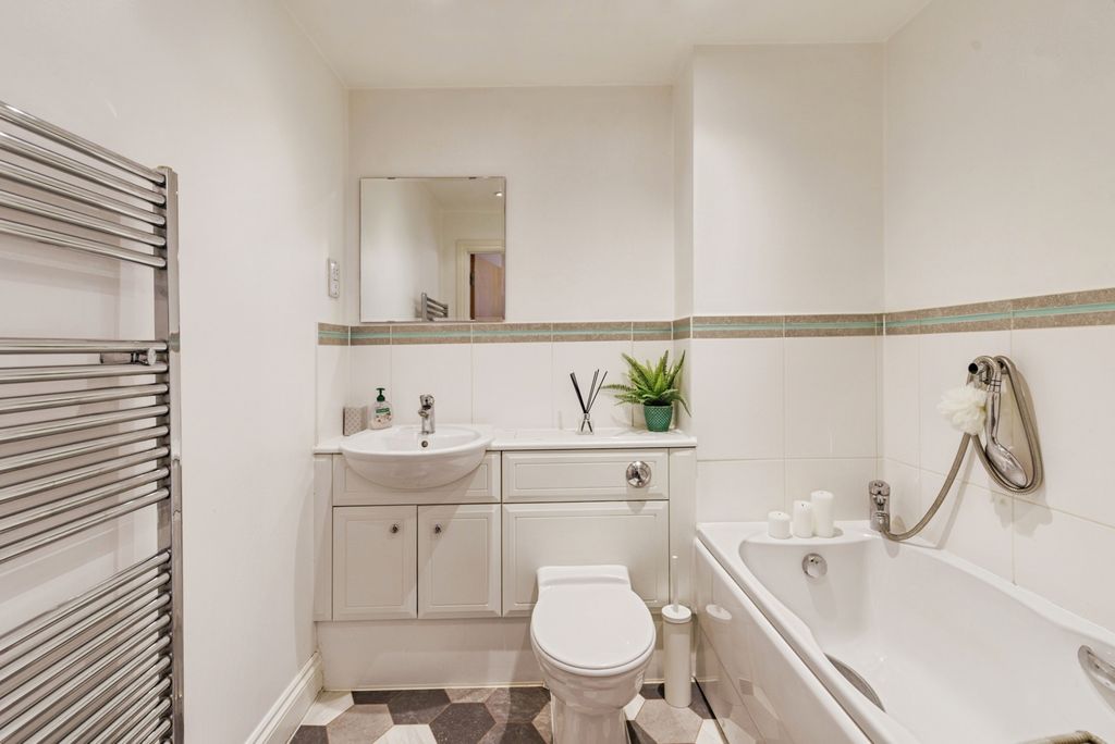Property photo 3 of 12 Pbox-Img.Jpg