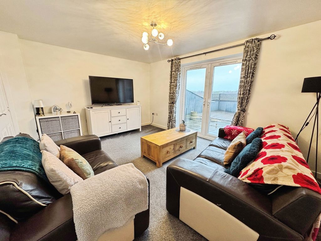 Property photo 2 of 11 Photo 11