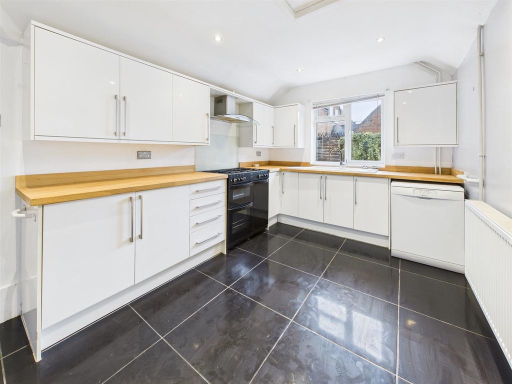 Property photo 2 of 21