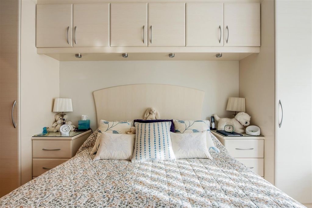 Additional image 12 of 2 bed flat for saleTudor Court, Bramshott Place, Liphook GU30