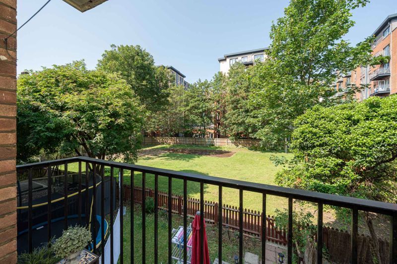 Property photo 1 of 13 Photo 9
