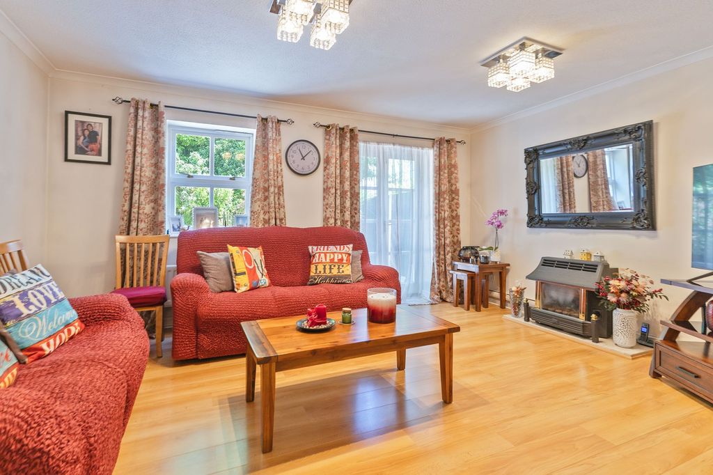 Property photo 3 of 24