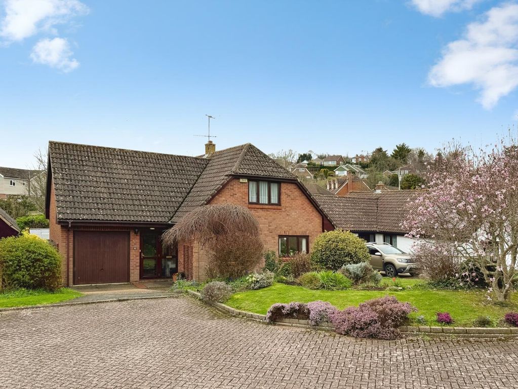 Property photo 1 of 13 Front (Exterior)