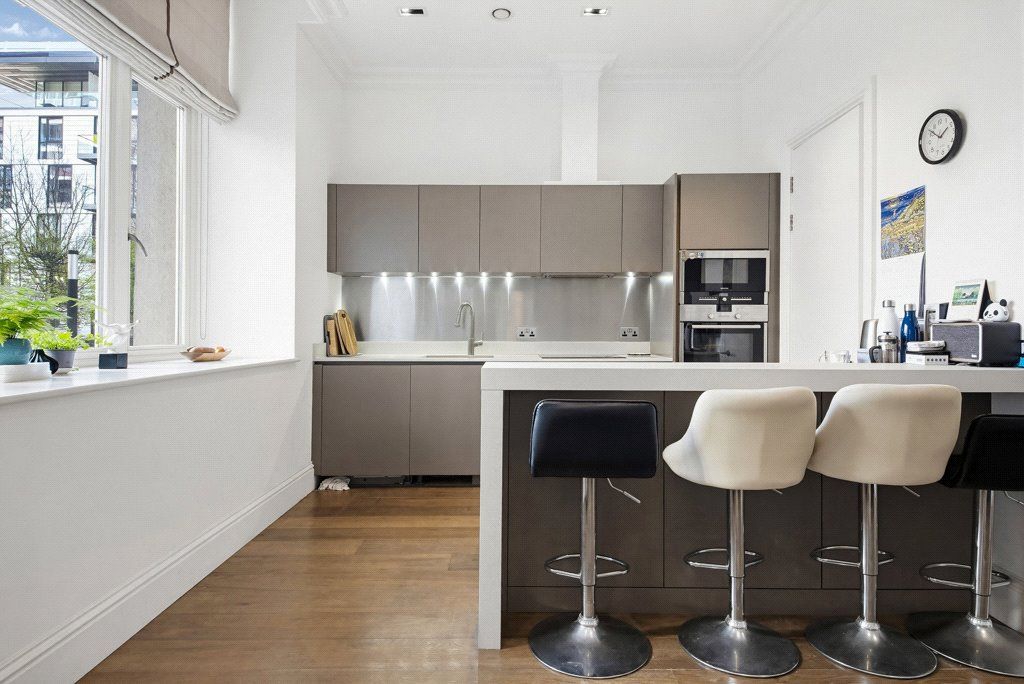 Property photo 3 of 15 Sterling Mansions