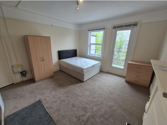 Property photo 2 of 3