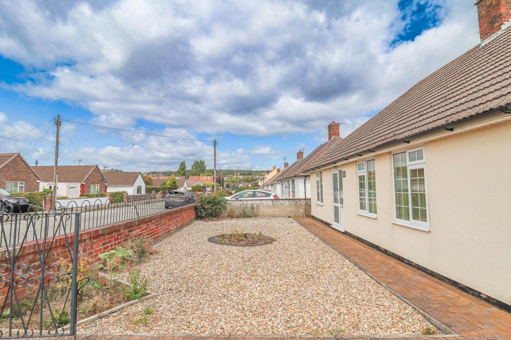 Property photo 2 of 19