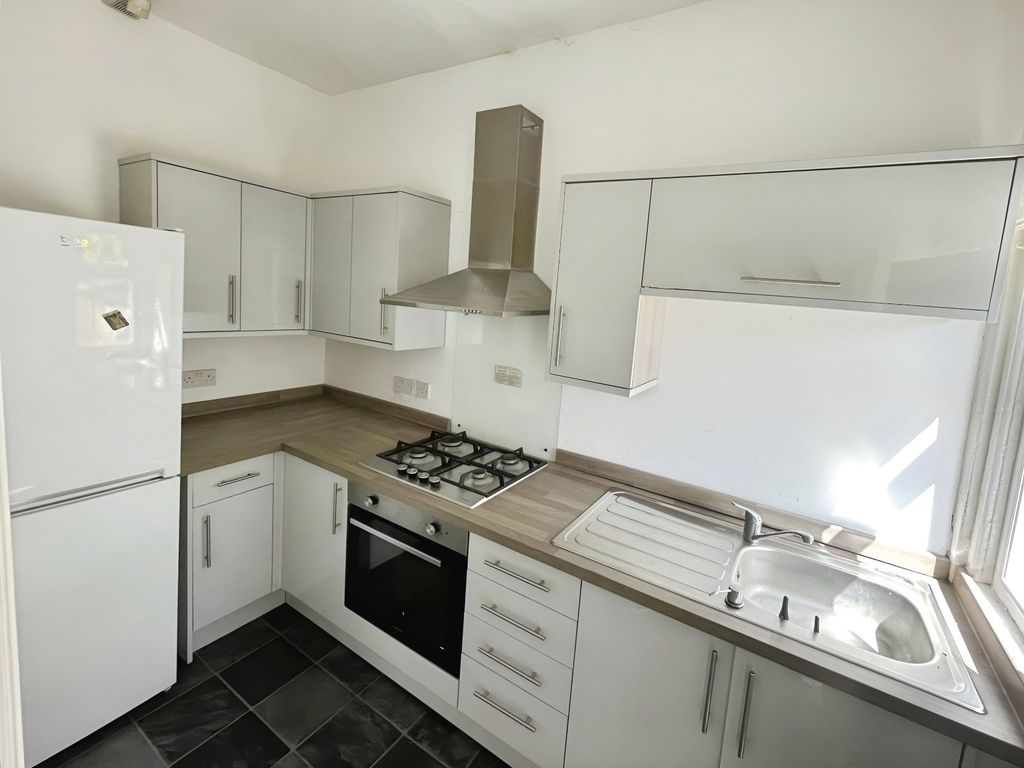 Property photo 2 of 11 Picture No. 30