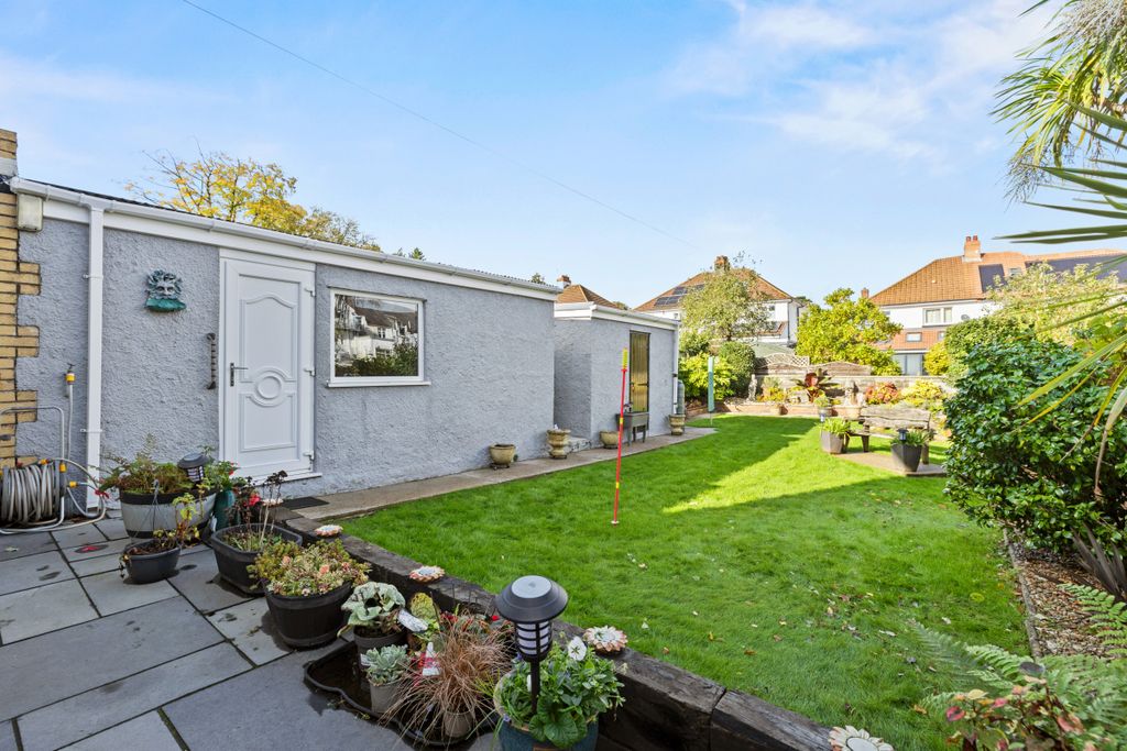 Property photo 3 of 23