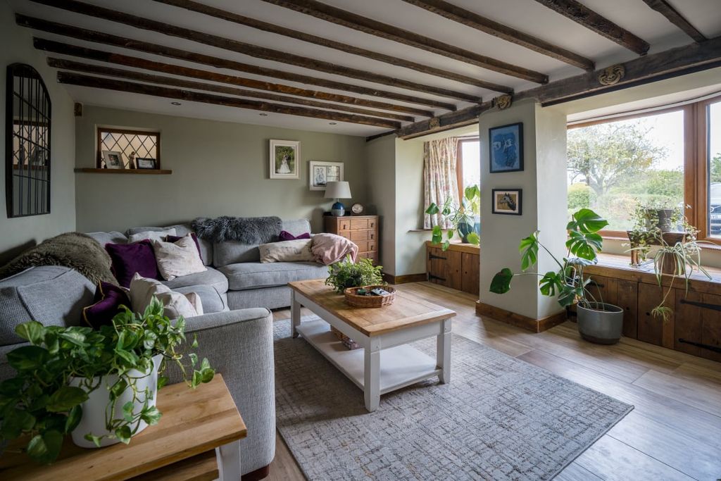 Property photo 3 of 34